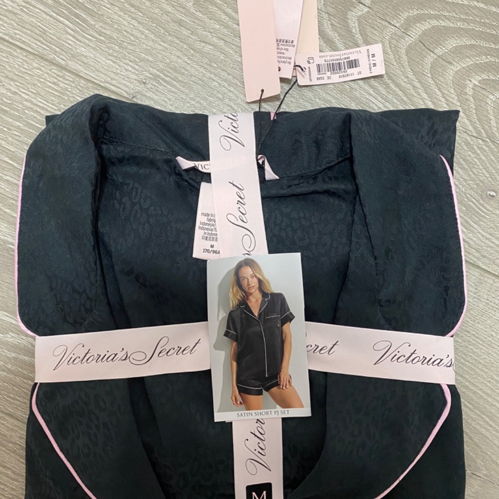 VICTORIA'S SECRET Satin Short Pajama Set